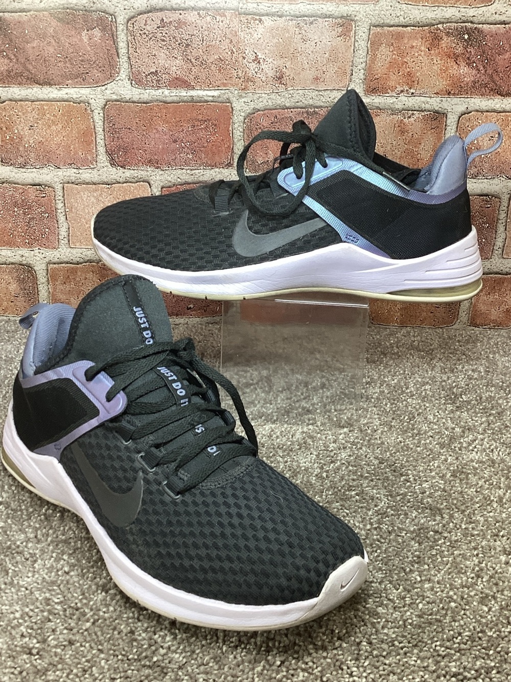 Nike Air Max Bella TR 2 women’s sneakers size 9